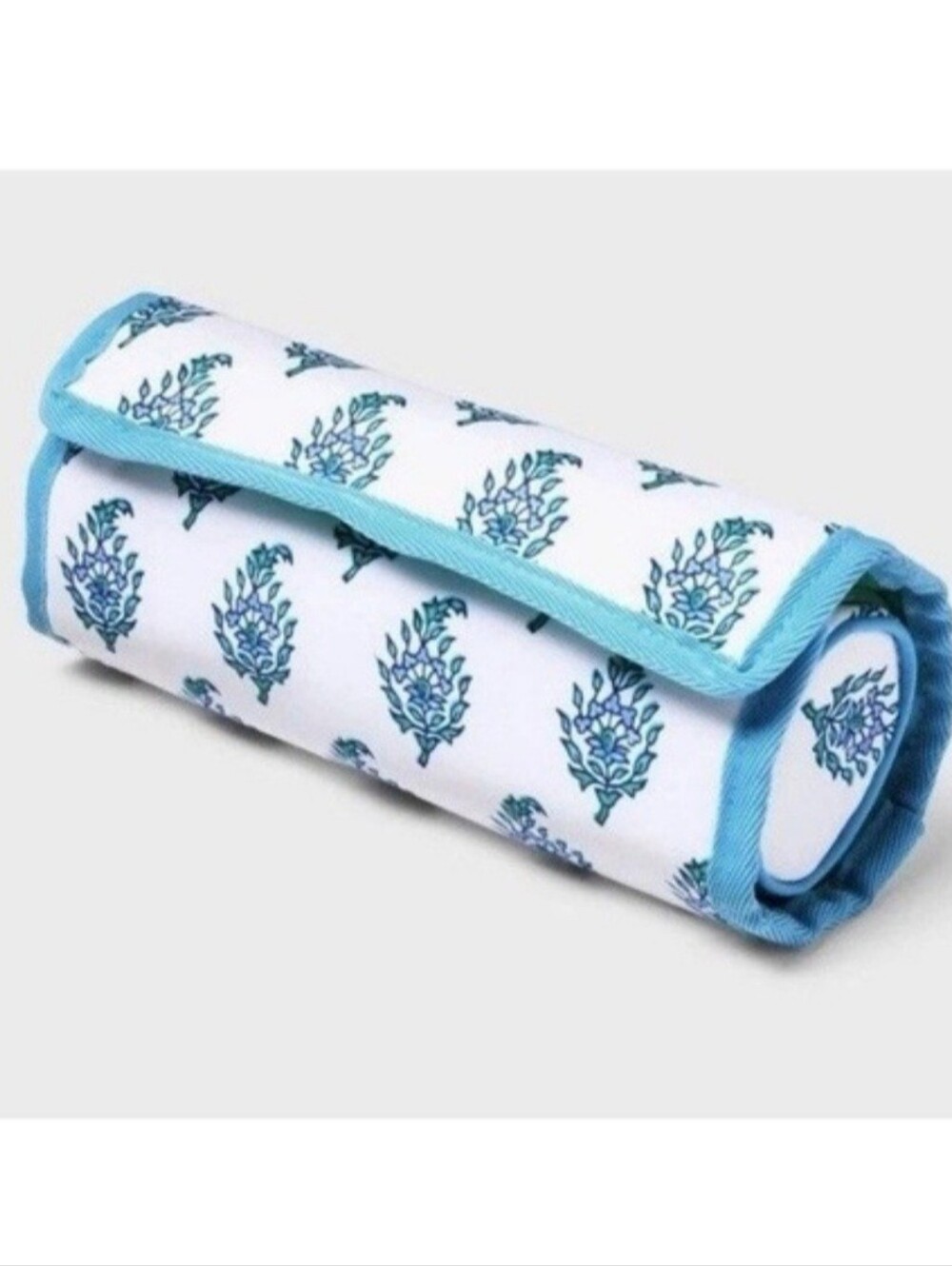 Roller Rabbit Target Bouquet Soft Roll Jewelry Case Blue & White